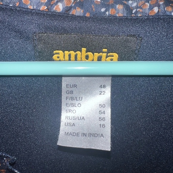 Ambria Spotted Tunic Blouse - Picture 3 of 6